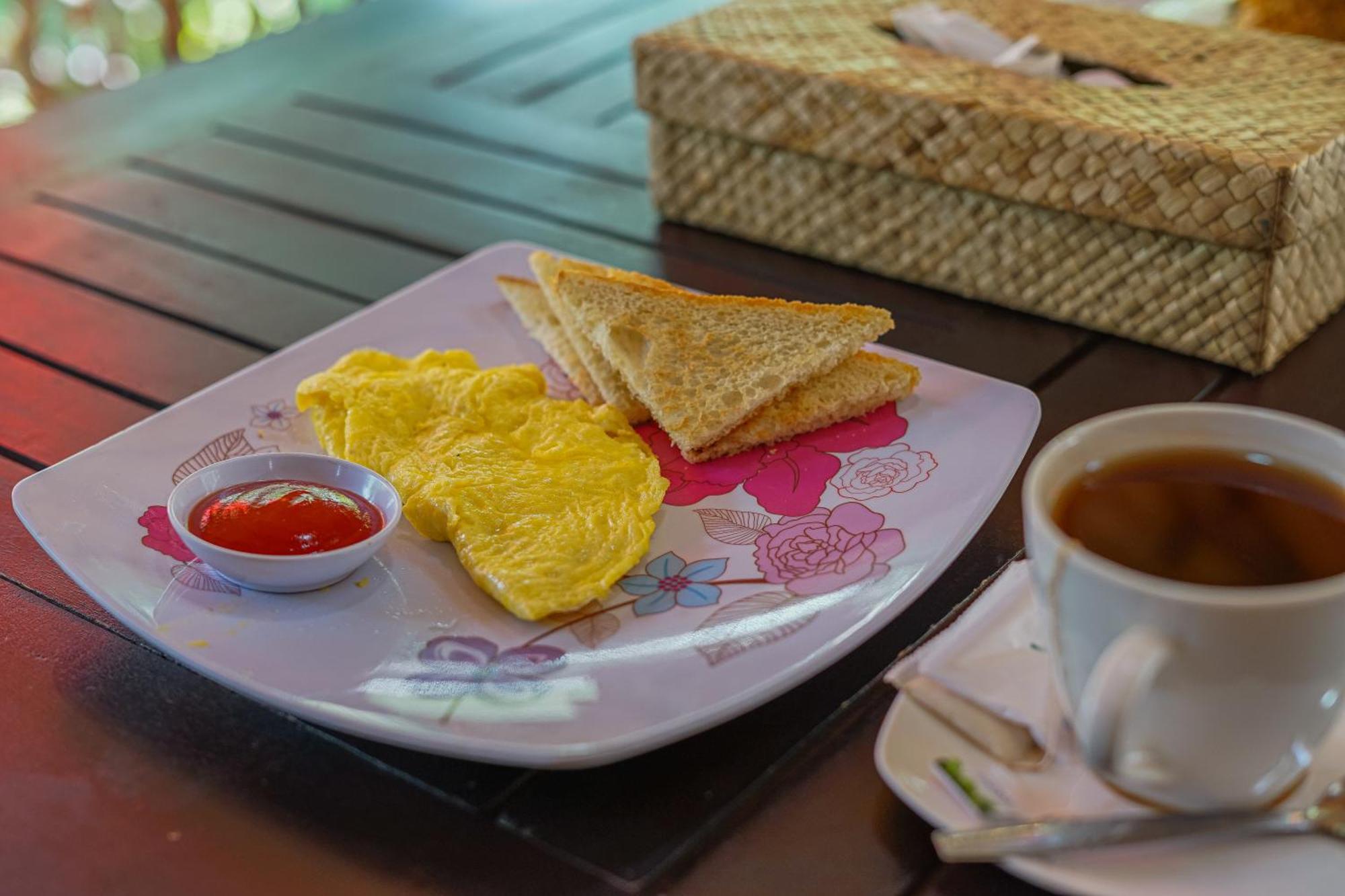 Made Taro - Menjangan Homestay Баньюведанг Экстерьер фото