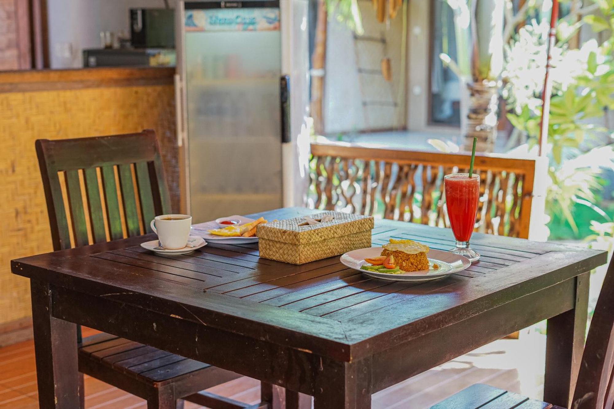 Made Taro - Menjangan Homestay Баньюведанг Экстерьер фото