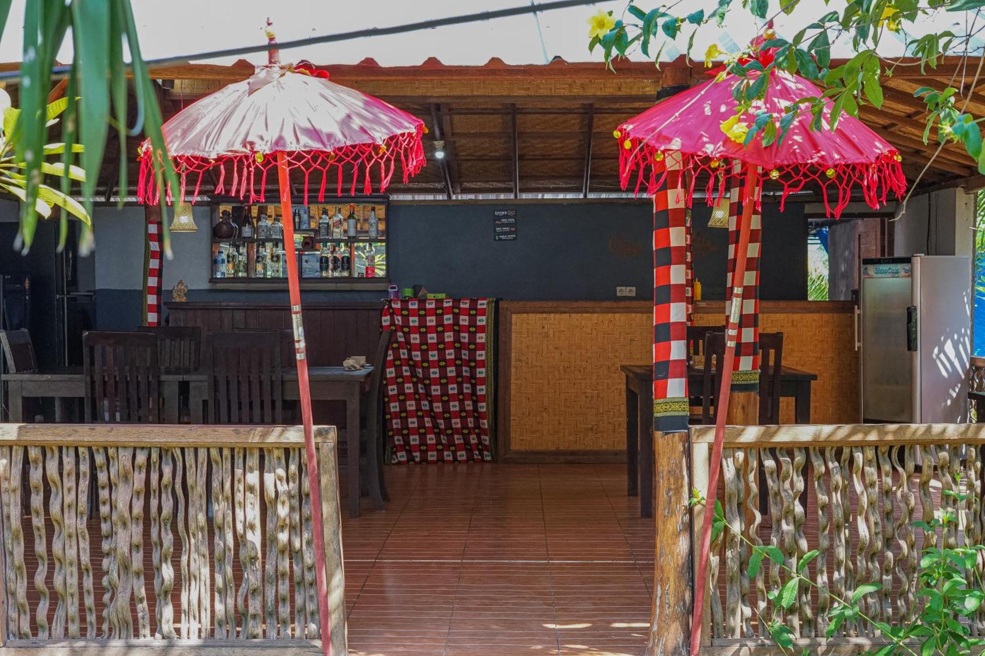 Made Taro - Menjangan Homestay Баньюведанг Экстерьер фото