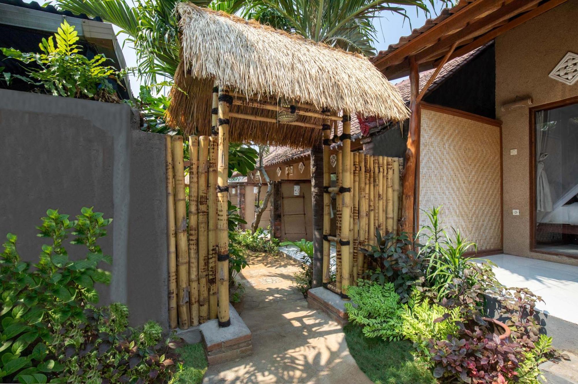 Made Taro - Menjangan Homestay Баньюведанг Экстерьер фото
