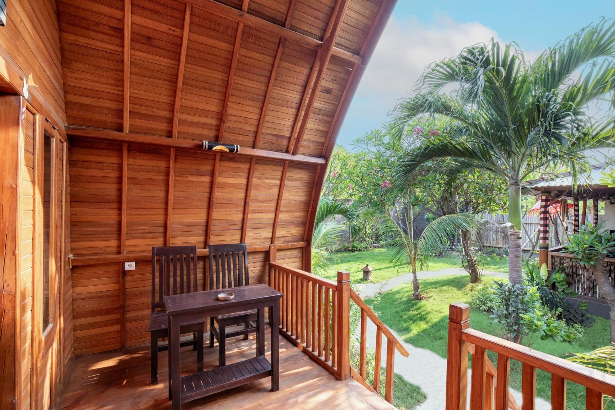 Made Taro - Menjangan Homestay Баньюведанг Экстерьер фото