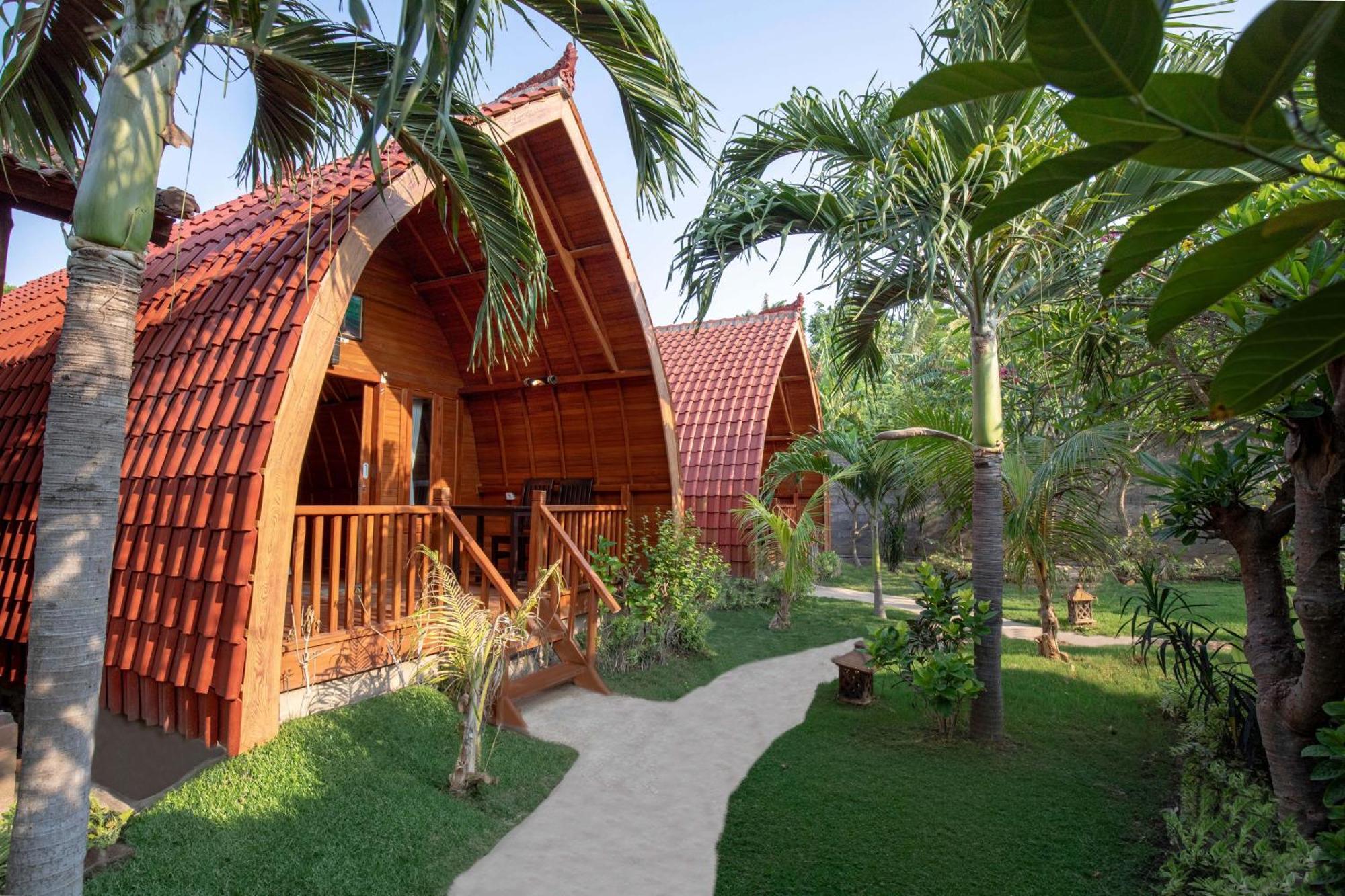 Made Taro - Menjangan Homestay Баньюведанг Экстерьер фото