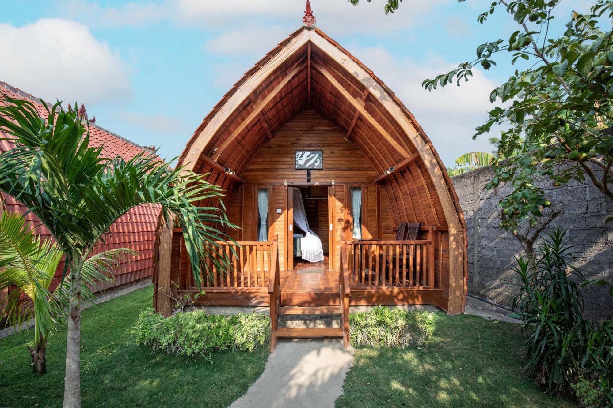 Made Taro - Menjangan Homestay Баньюведанг Экстерьер фото