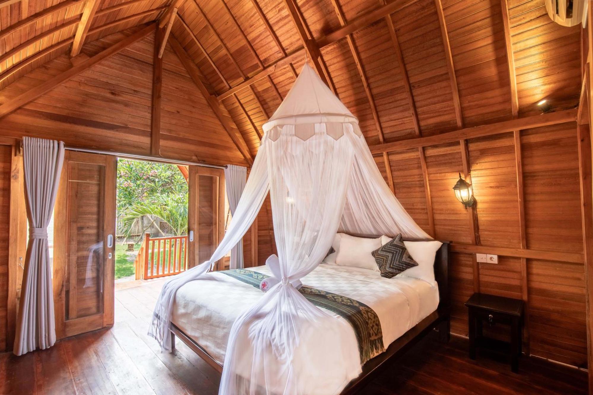 Made Taro - Menjangan Homestay Баньюведанг Экстерьер фото