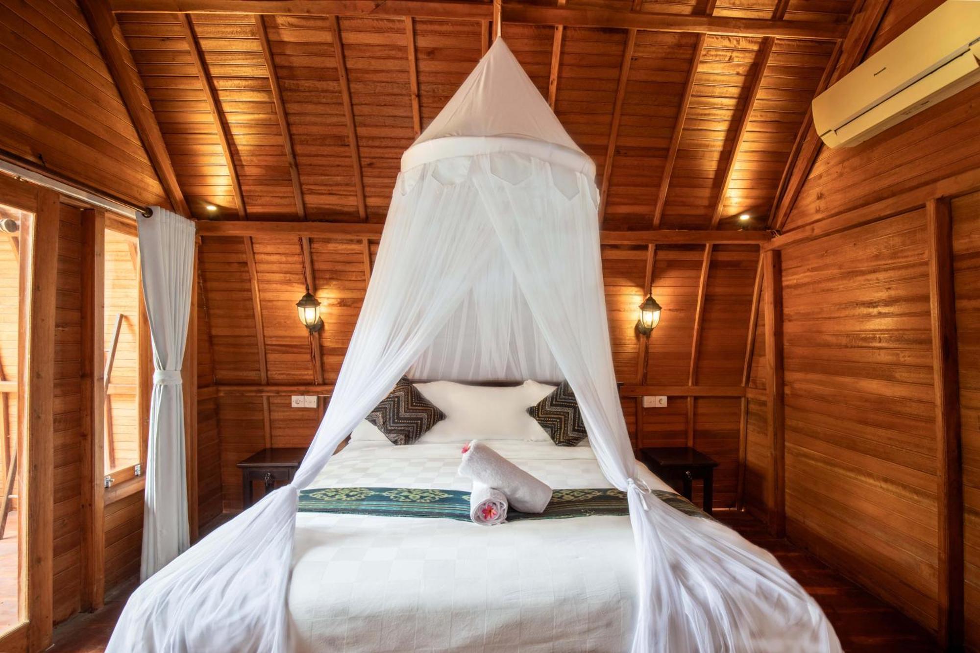 Made Taro - Menjangan Homestay Баньюведанг Экстерьер фото