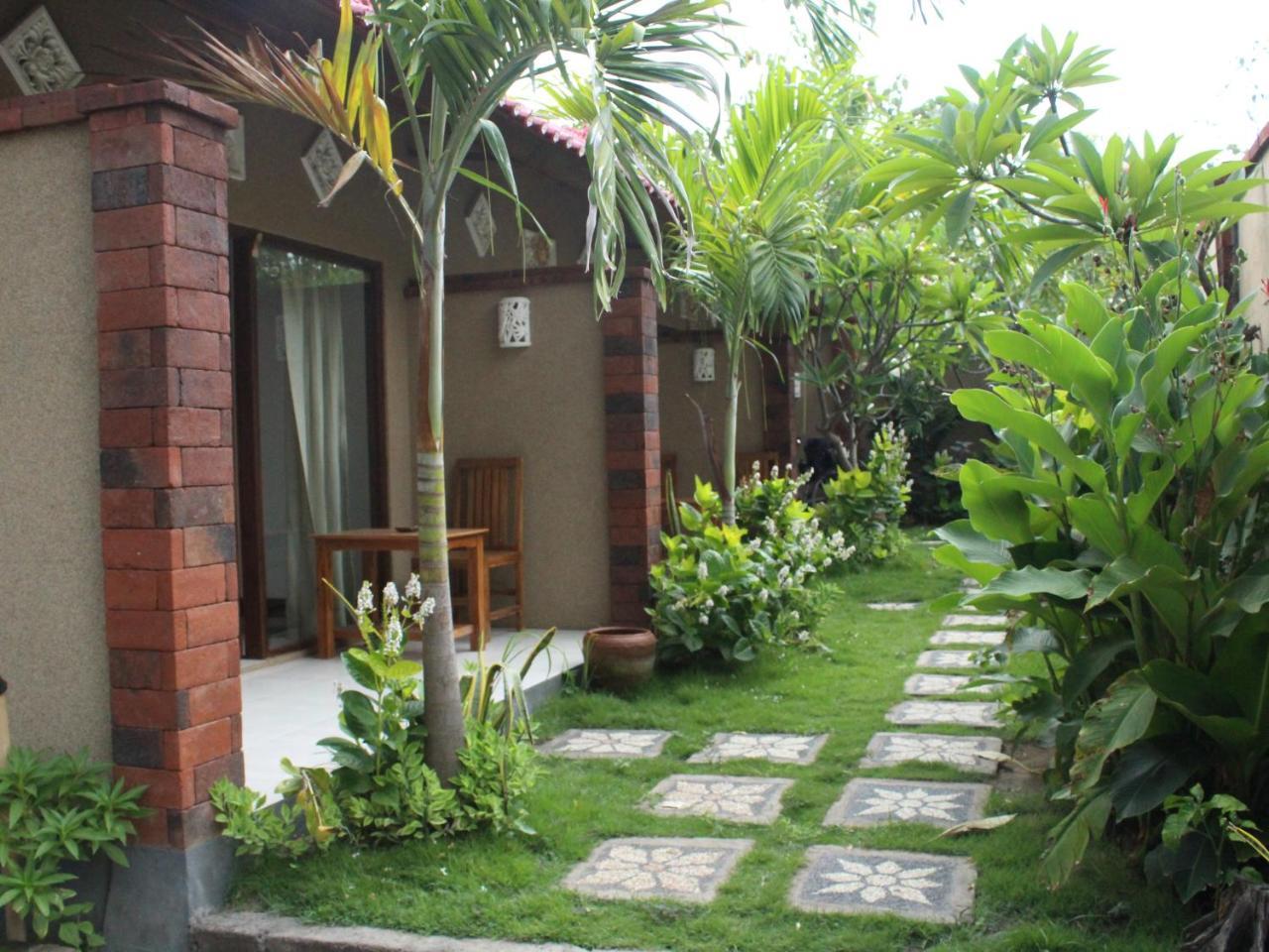 Made Taro - Menjangan Homestay Баньюведанг Экстерьер фото