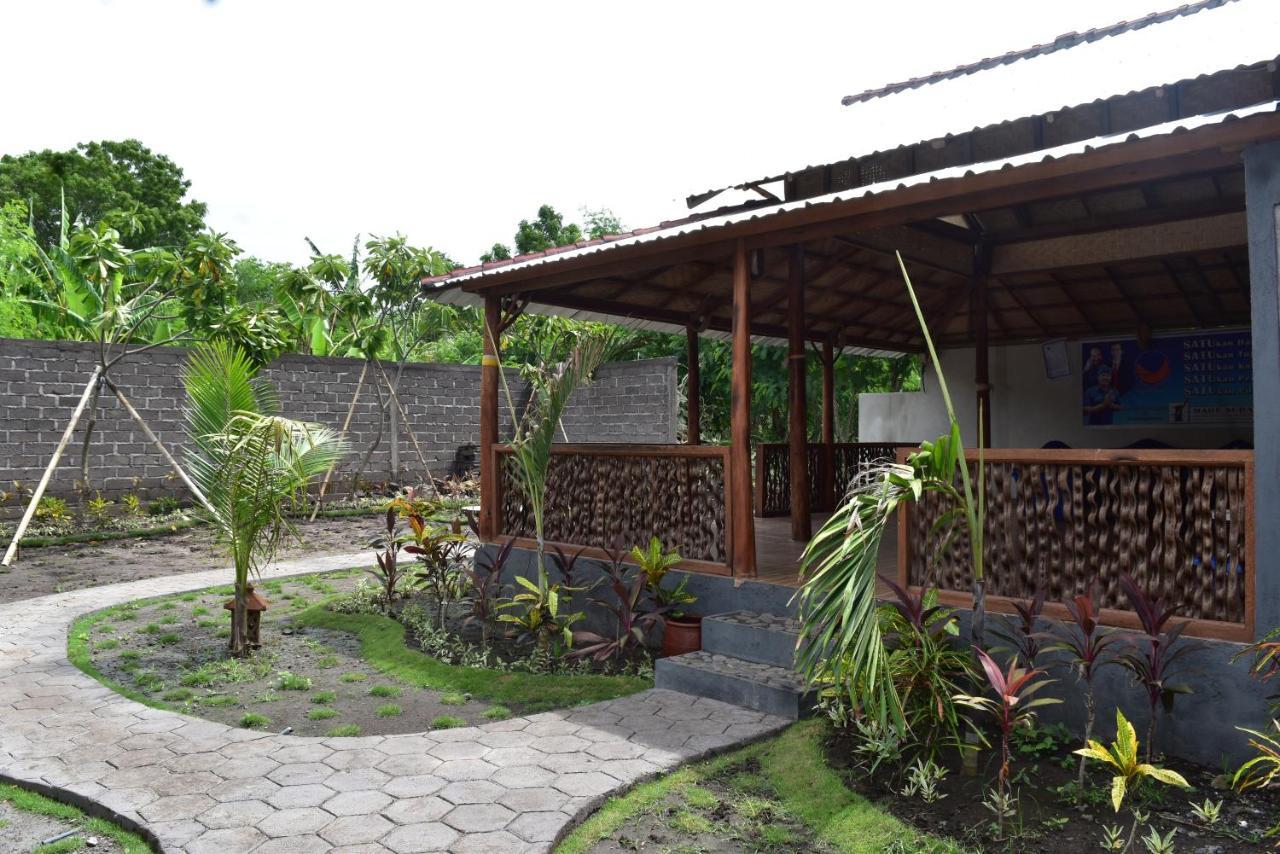 Made Taro - Menjangan Homestay Баньюведанг Экстерьер фото
