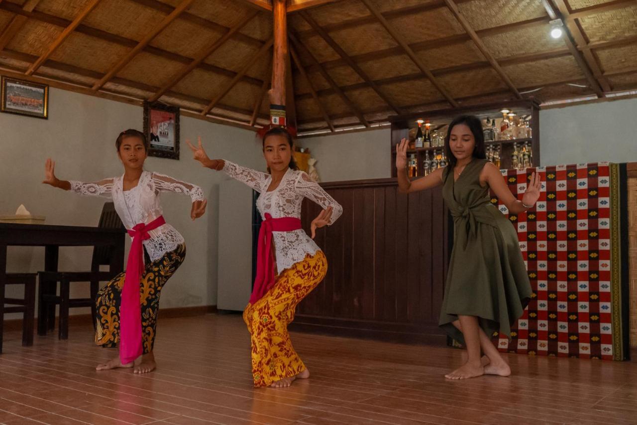 Made Taro - Menjangan Homestay Баньюведанг Экстерьер фото